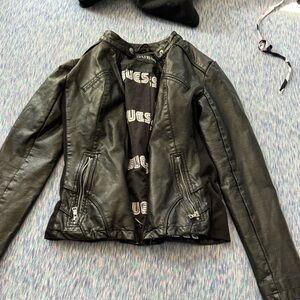 -I got 3 years ago; got it for 300 dollars in a guess outlet